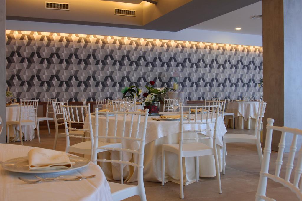 Hotel Ristorante La Lanterna Calvizzano Exterior photo